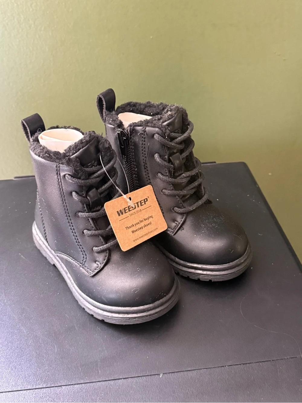 NWT Kids' Black Faux Fur Lined Lace-Up Boots SIZE 6